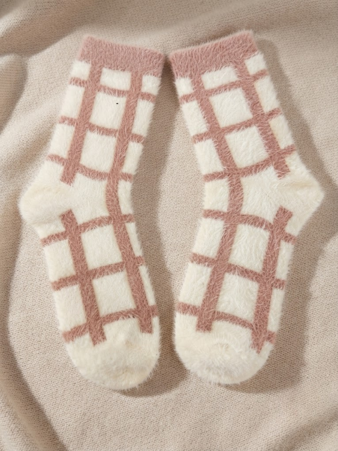 Cdeck Women’s Soft Wool Socks | Warm Pink & Cream Checkered Socks