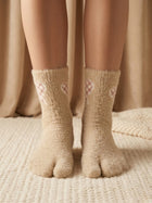 Cdeck Women’s Premium Fuzzy Split-Toe Socks – Cute Bunny Design | Warm Winter Socks | Free Size | Beige