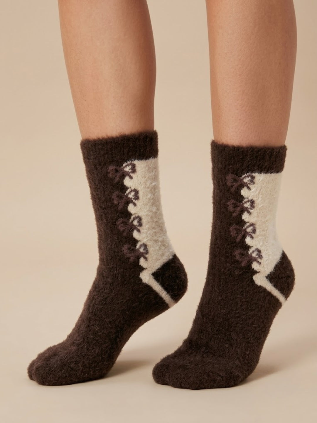 Cdeck Women’s Fuzzy Wool Socks | Soft & Warm Winter Socks | Cute Floral Pattern | Brown & Cream | Free Size