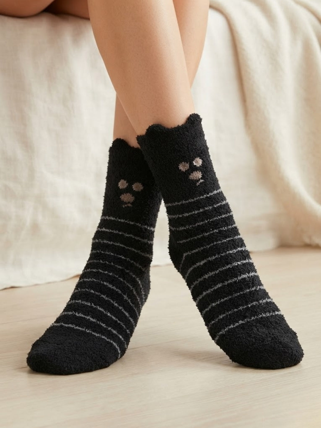 Cdeck Women’s Black Fuzzy Socks with Cat Face – Soft Plush Striped Cozy Winter Socks