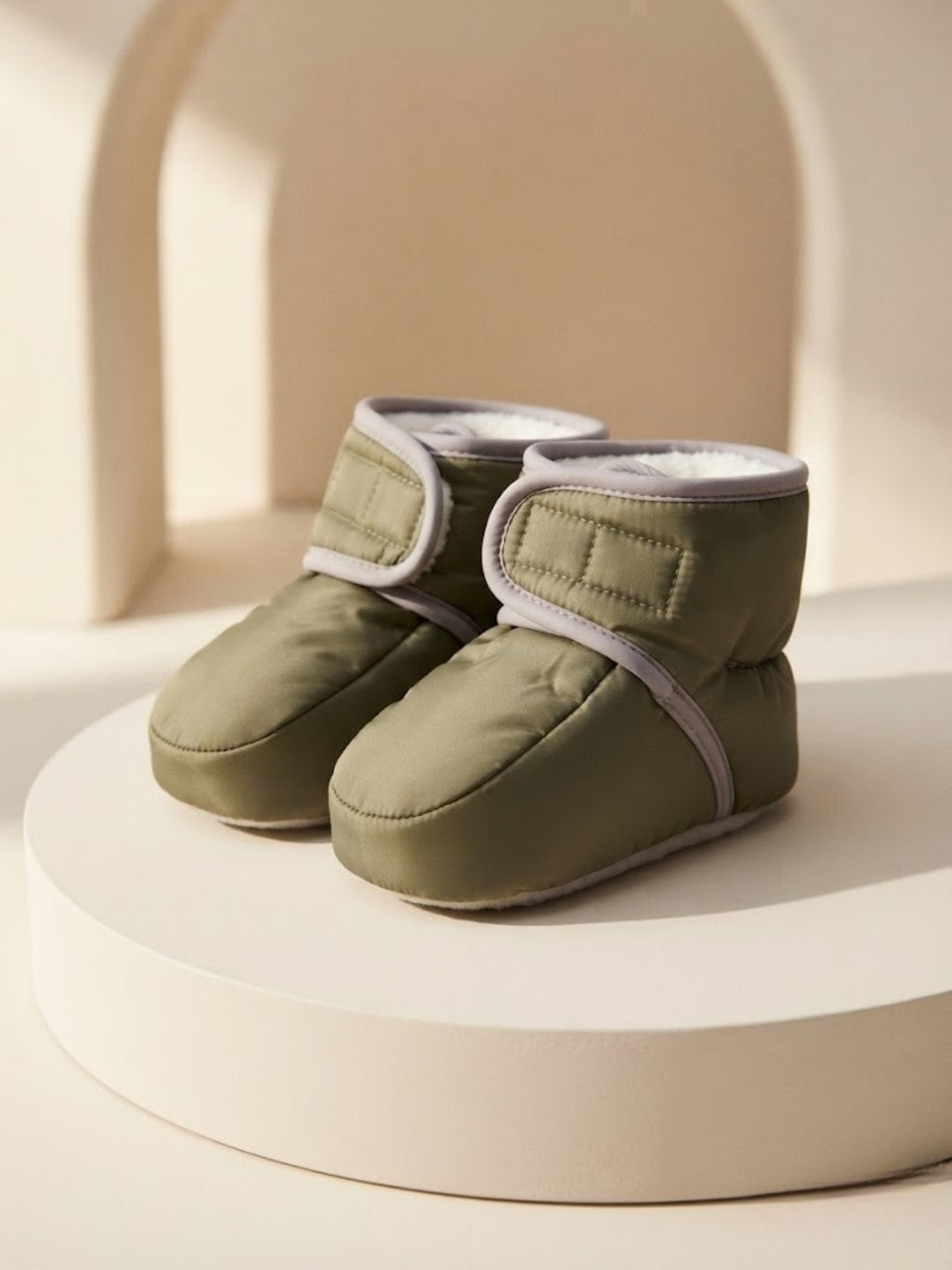 Cdeck Baby Fleece Winter Booties for Boys & Girls, Soft Cozy Booties with Adjustable Strap, 3-9 Months