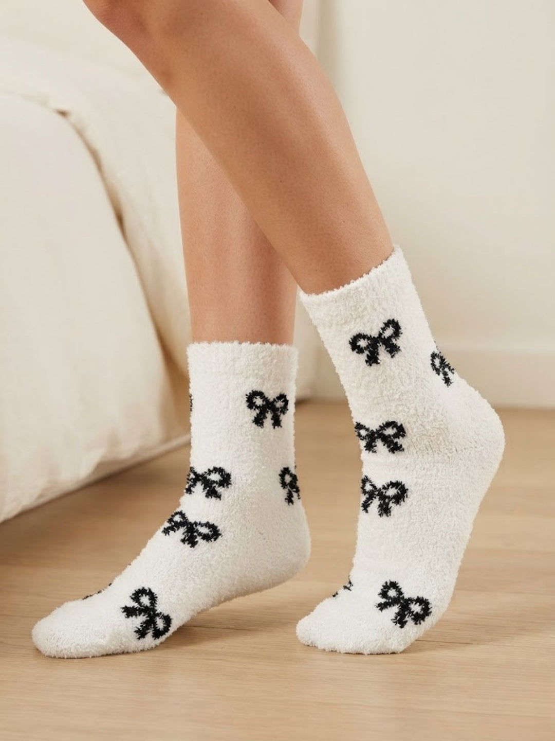 Cdeck Women’s Mid-Calf Fuzzy Socks – Soft Plush Bow Pattern Warm Winter Socks