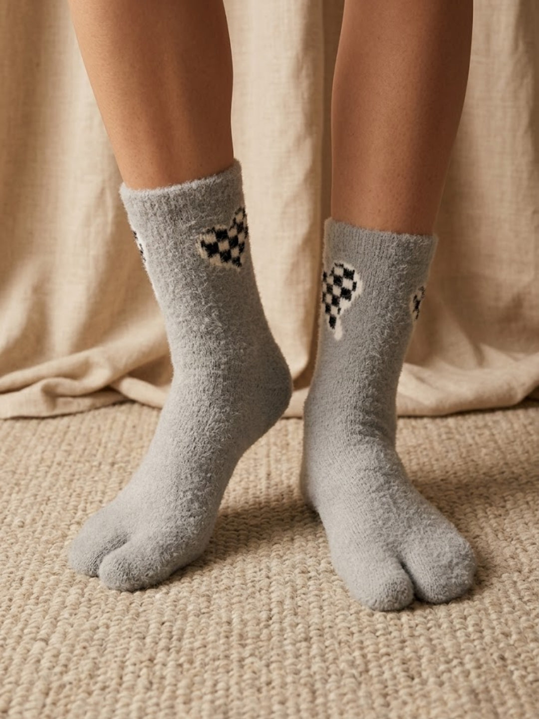 Cdeck Women’s Premium Fuzzy Split-Toe Socks – Cute Bunny Design | Warm Winter Socks | Free Size | Grey